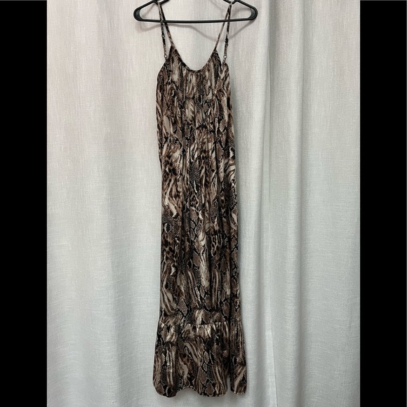 Low back Maxi - Picture 3 of 4